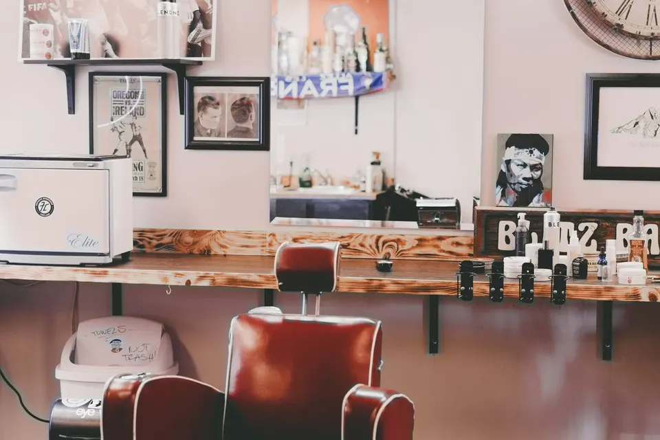 Inside The Barber Room, Vaishali