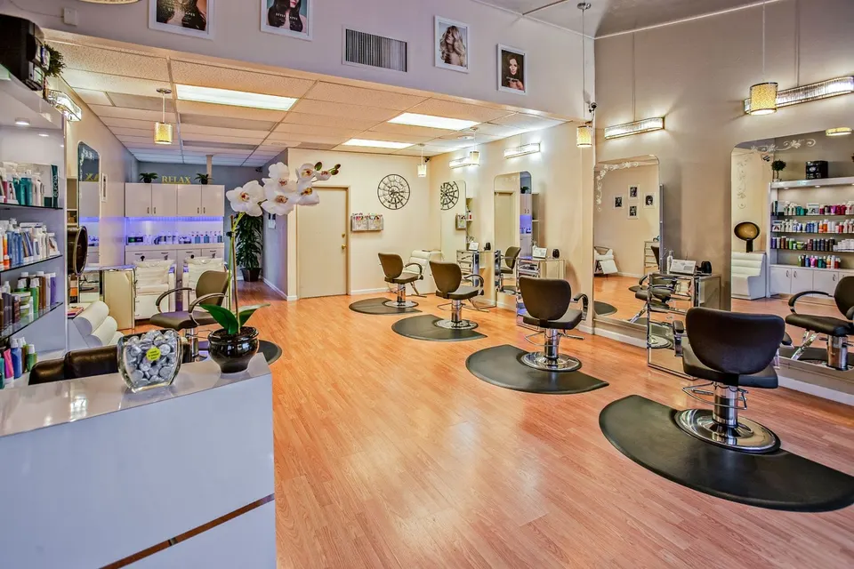 Inside Nine Yards Salon, Gurugram